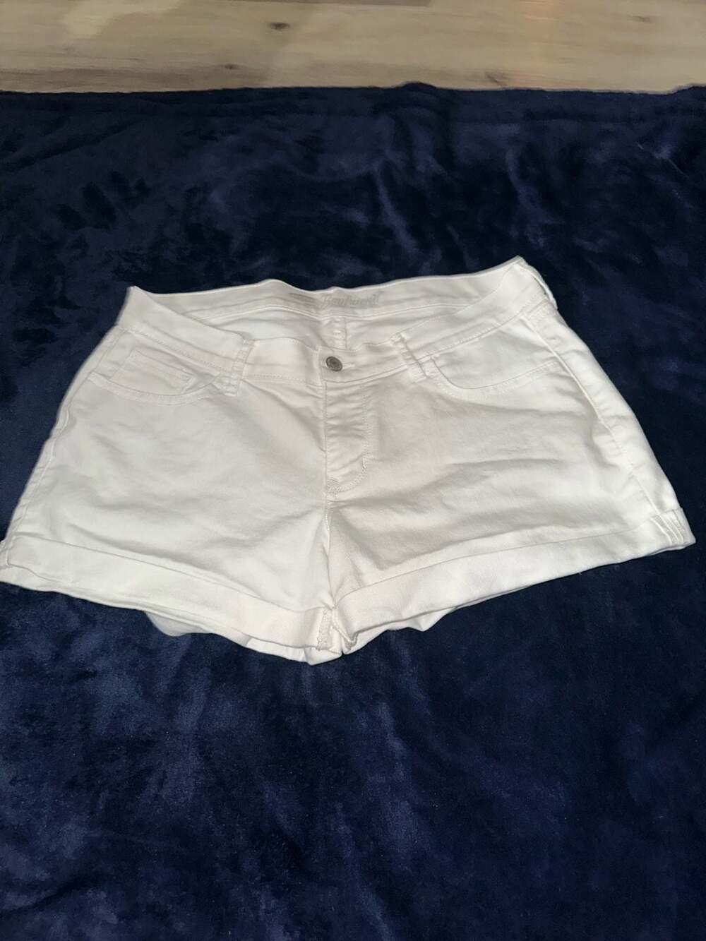 Old Navy Boyfriend Denim Shorts Size 8 Regular White Cuffed